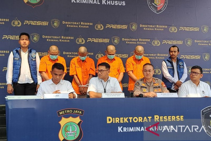 Penipu Tiket Coldplay Jaring Korban Pakai Akun Palsu