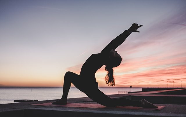 Simak beberapa manfaat yoga bagi kesehatan mental dan fisik. (Foto: Ilustrasi/Dok. Unsplash.com)