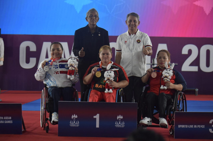Rani Puji Raih Emas dan Pecahkan Rekor Angkat Besi ASEAN Para Games