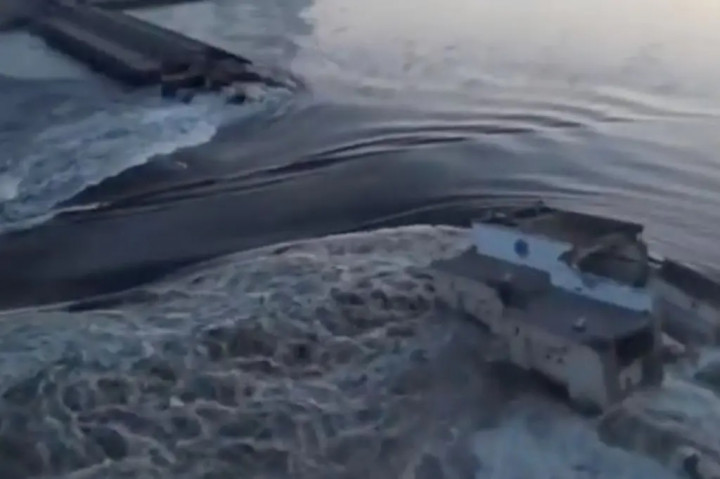 Ukraina Sebut Rusia Ledakkan Bendungan Dekat Kherson, Picu Evakuasi Massal