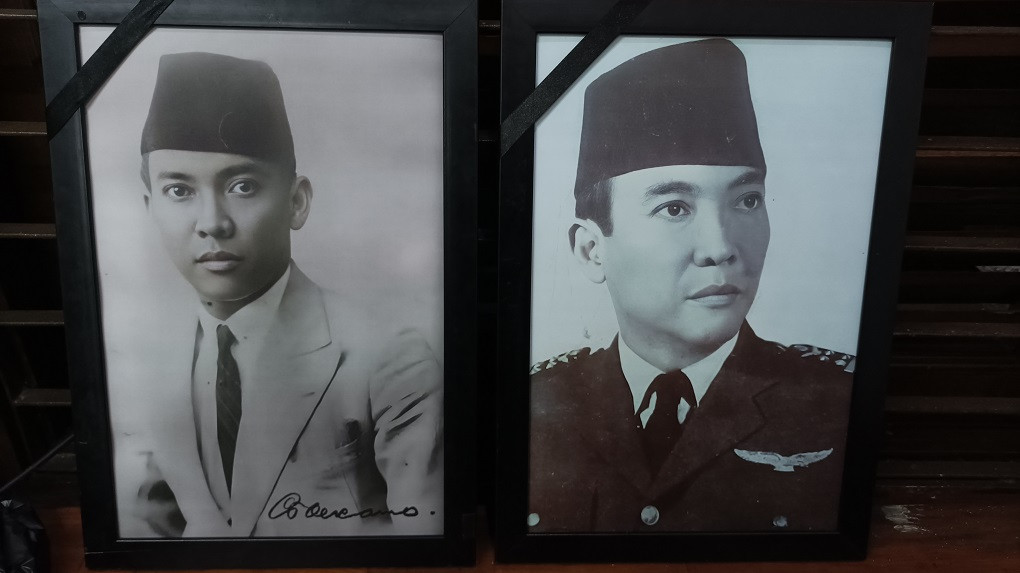 Sejumlah foto dan buku pidato peninggalan Bung Karno dipamerkan di Gedung Indonesia Menggugat