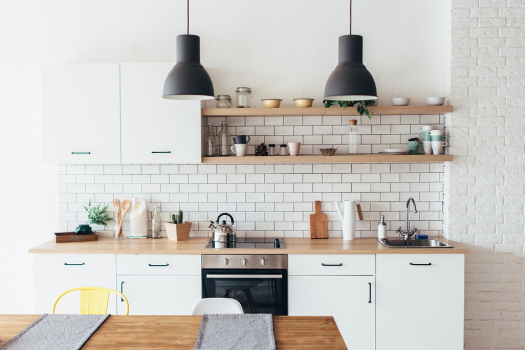 Hal ini membuat dapur terlihat sempit. Foto: Shutterstock