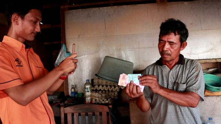 Penyaluran Bansos Sembako dan PKH di Gili Trawangan Hampir 100 Persen
