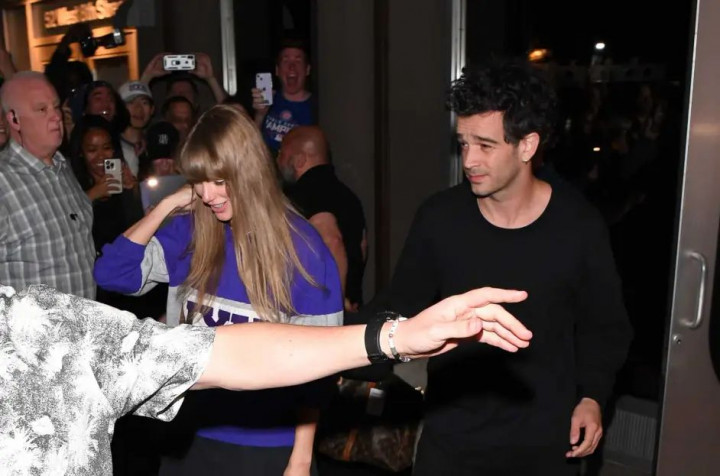 Matty Healy Enggan Buka Internet Usai Putus dari Taylor Swift