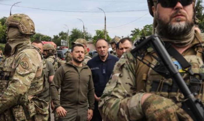 Zelensky Kunjungi Korban Terimbas Banjir Akibat Dam Kakhovka Jebol