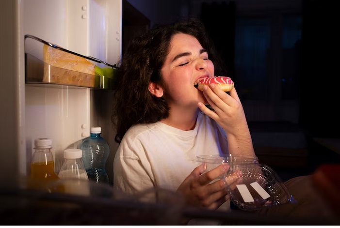 Ini yang akan Terjadi jika Kamu Makan Malam Terlalu Larut