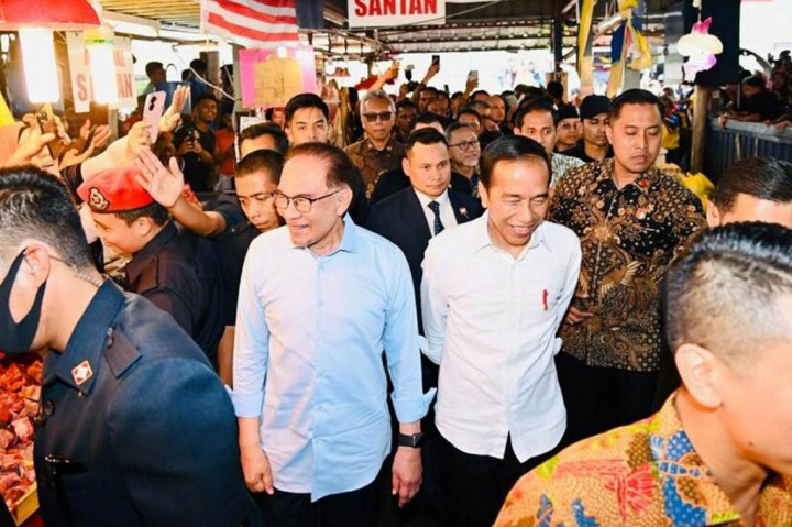Presiden Jokowi dan PM Anwar Sambangi Pasar Chow Kit