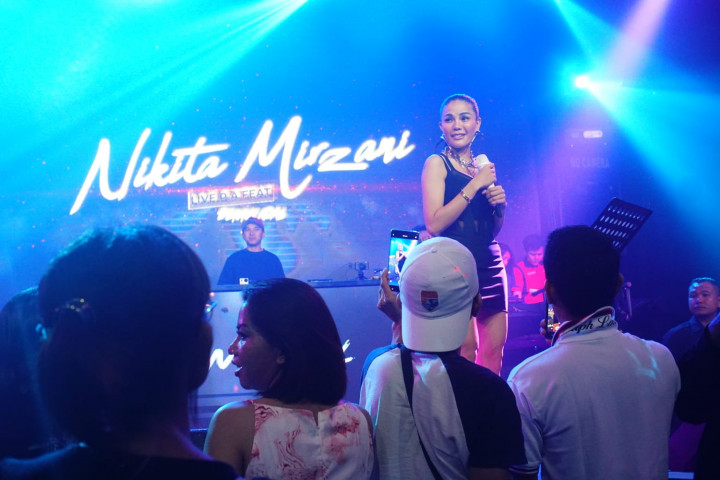Puasnya Nikita Mirzani Kembali Rasakan Sensasi Bernyanyi
