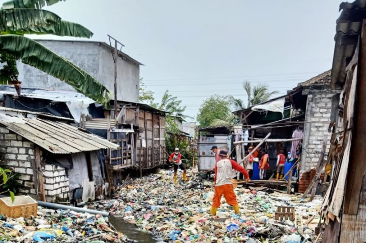 DLH Klaim Sampah Plastik di Surabaya Berkurang 2 Ton Tiap Hari