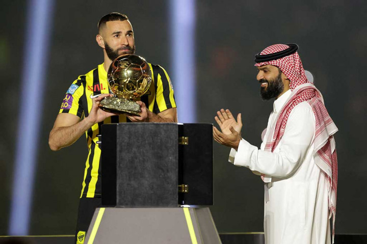 Momen Benzema Diperkenalkan di Depan Publik Al-Ittihad