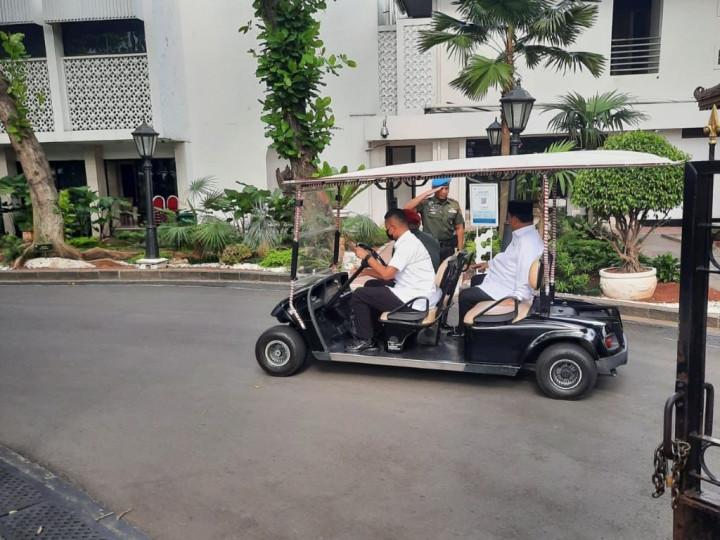 Istana Benarkan Presiden Jokowi Panggil Menhan Prabowo