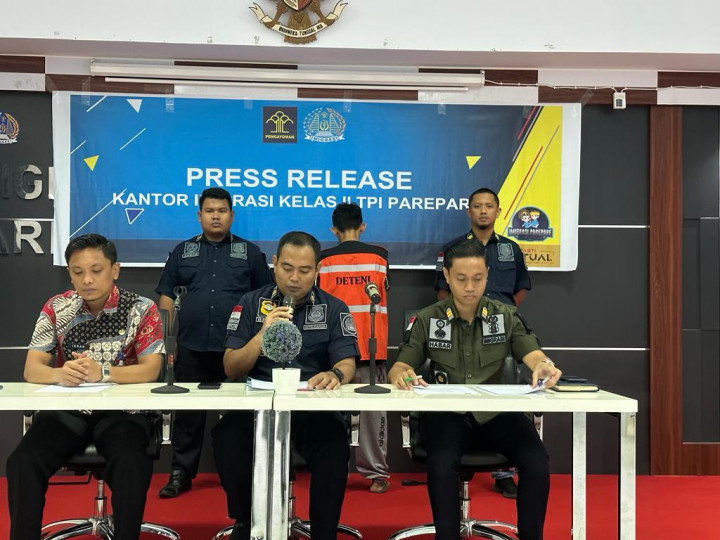 Masuk Ilegal Sejak 2021, WNA Malaysia Dideportasi Kanim Parepare