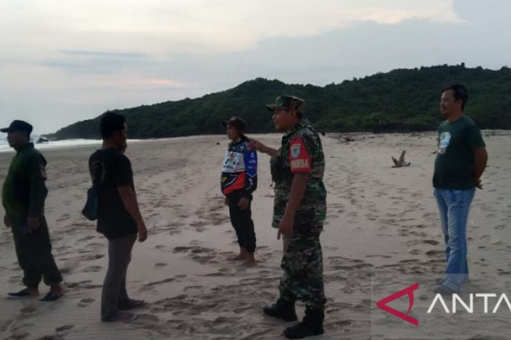 Pencarian Wisatawan Tenggelam di Pantai Pasir Putih Sukabumi Dilanjutkan