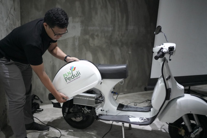 Konversi Motor BBM Jadi Motor Listrik, Keahlian Baru dari Program Pelatihan TJSL PLN