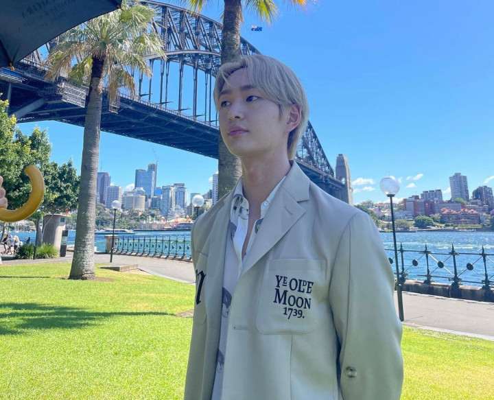 Vakum Sementara dari Dunia Hiburan, Onew SHINee Tulis Pesan untuk Penggemar