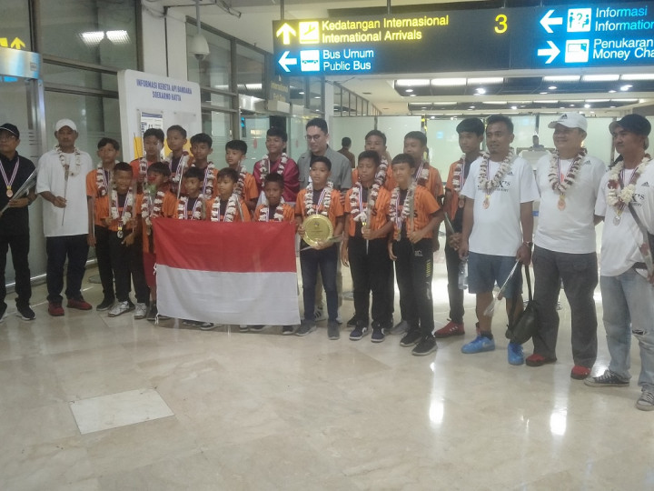 Tanpa Biaya dari Pemerintah, Akademi Sepak Bola Ini Sukses Juara di Thailand