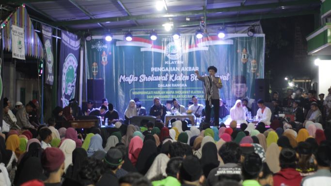 Berseragam Polri, Brigadir Eko Dakwah Demi Menyelamatkan Anak Negeri