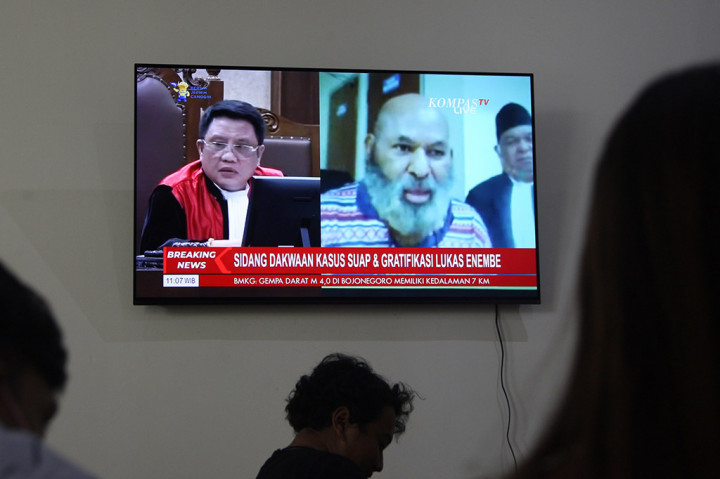 Sidang Perdana Lukas Enembe Digelar Secara Daring