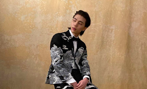 Johnny NCT Batal ke Indonesia Akibat Cedera Bahu