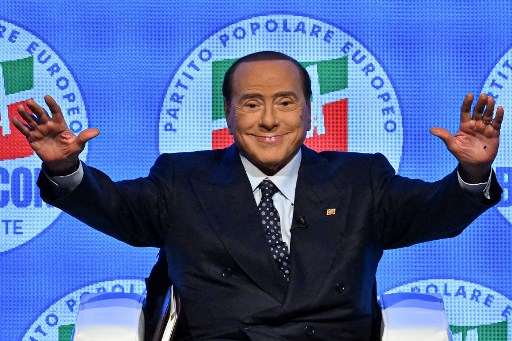 Silvio Berlusconi, Jenaka Sekaligus Penuh Kontroversi