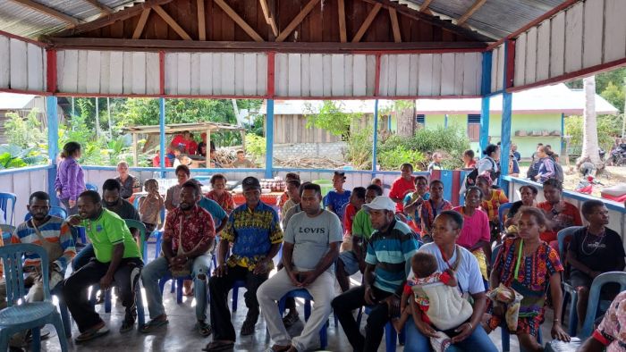 Warga Kampung Oransbari Manokwari Sulap Kelapa Jadi Minyak Serbaguna