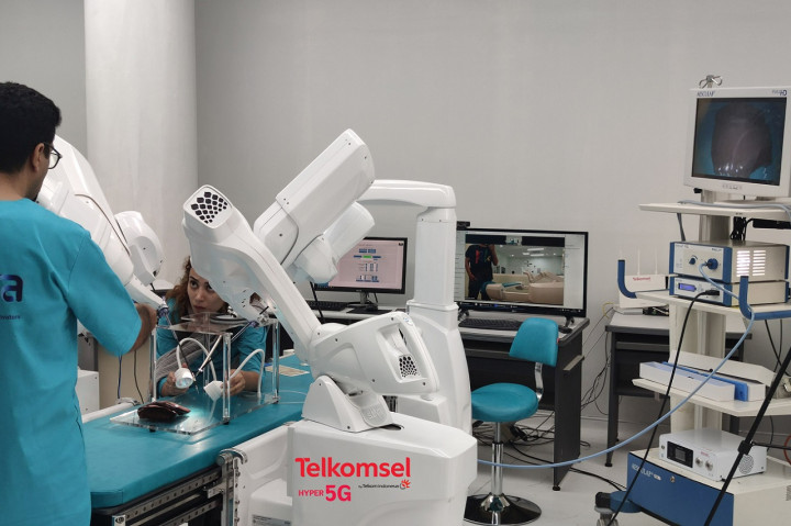 Telkomsel dan Kemenkes Uji Coba 5G Robotic Telesurgery Pertama di Indonesia