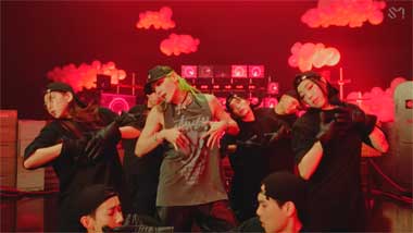 Taeyong Curi Perhatian lewat Joget Macarena hingga 