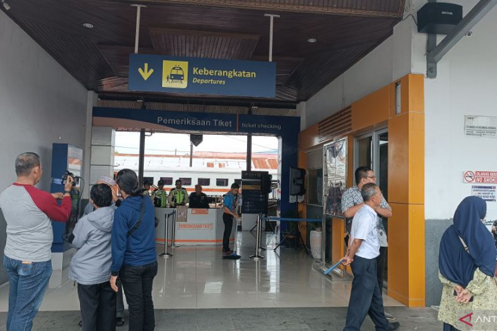 Pengguna KAI di Sumbar Sudah Bisa Lepas Masker