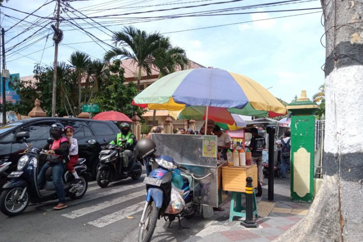 Pemkot Mataram Minta Sekolah Selektif Beri Izin Pedagang Jajanan Anak