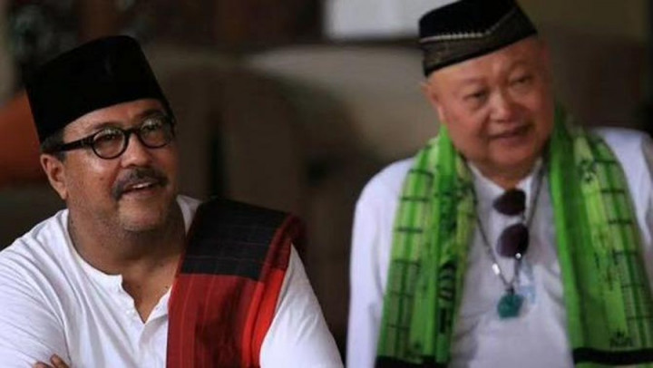 Tangis Rano Karno Pecah di Pemakaman Koh Ahong