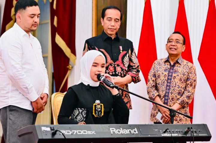 Presiden Jokowi Terima Peraih Golden Buzzer AGT 2023 Putri Ariani