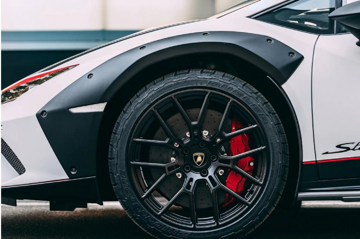 Bridgestone Punya Ban untuk Supercar Bisa On-road dan off-road