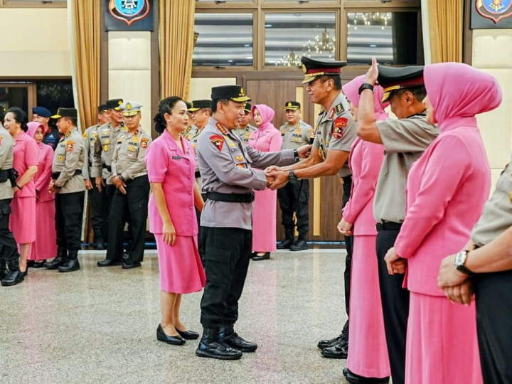 11 Pati Polri Naik Pangkat