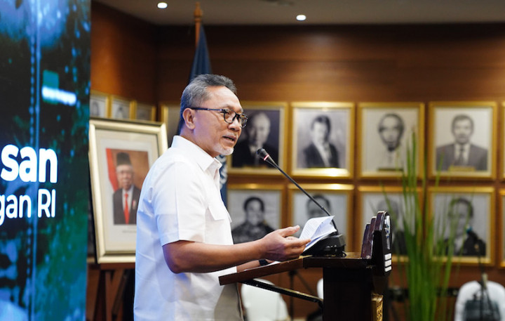 Setahun Jabat Menteri Perdagangan, Zulkifli Hasan Luncurkan Buku Kerja Bantu Rakyat