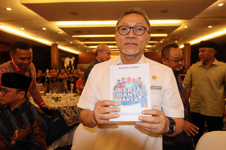 Zulkifli Hasan Rilis Buku Satu Tahun Capaian Sebagai Mendag