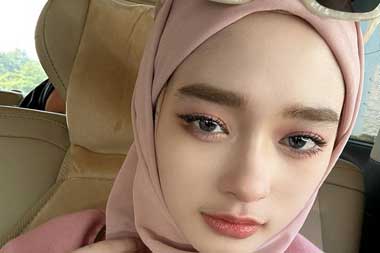 Ternyata Hal Ini yang Bikin Ibunda Virgoun Murka Dengan Inara Rusli