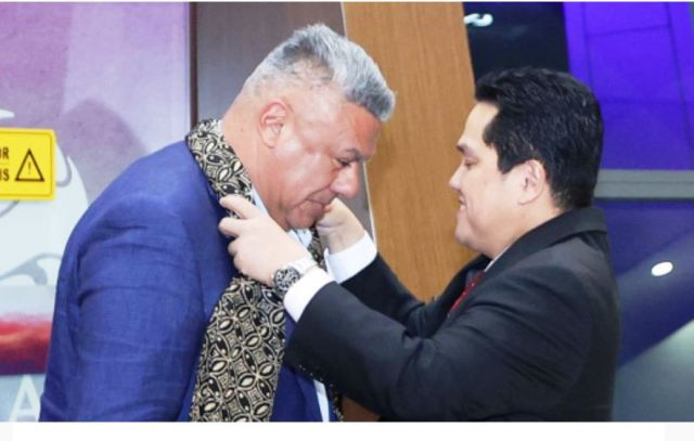 Ketum PSSI Sambut Kedatangan Tim Nasional Argentina