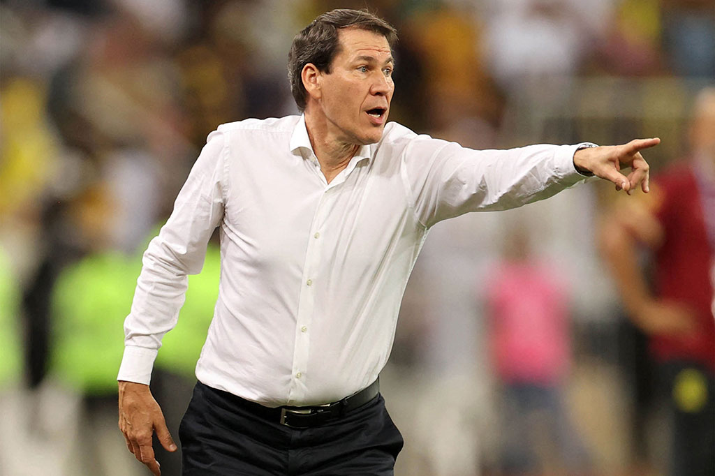 Foto Terpopuler: Rudi Garcia Jadi Pelatih Napoli hingga Kapal Selam Nuklir AS Merapat di Korsel