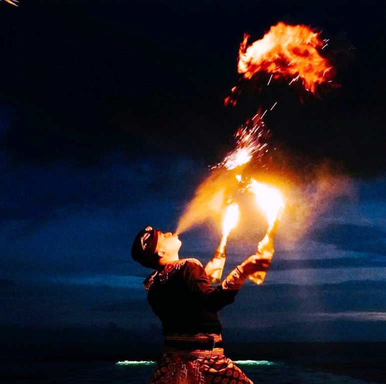 Fire Flair merupakan salah satu sajian Balifornia. Foto: @tropicaltemptation