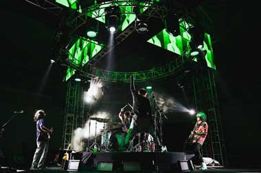 Presiden Jokowi Nonton Konser Ulang Tahun GIGI, Armand Ledek Ari Lasso