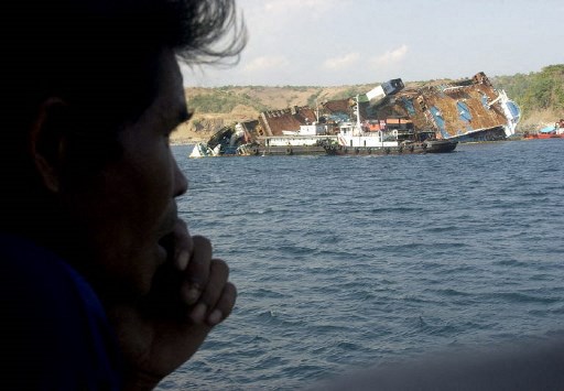 Kapal Feri Bawa 120 Penumpang di Filipina Terbakar Hebat