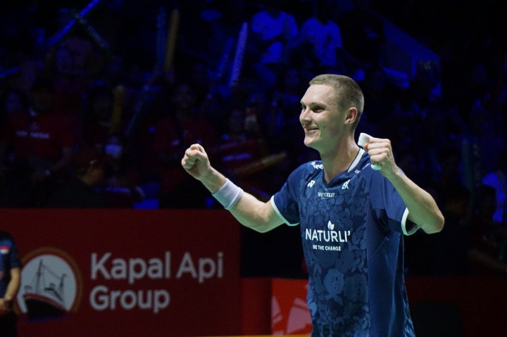 Tampil Dominan atas Ginting, Viktor Axelsen Juara Indonesia Open 2023