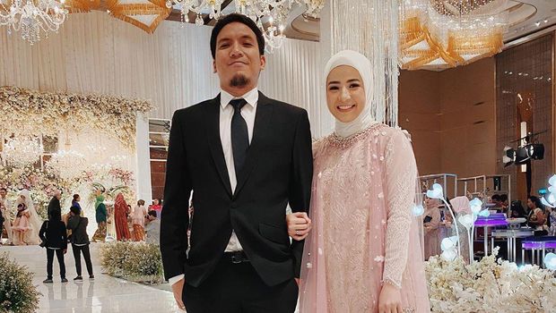 Resmi Bercerai, Desta dan Natasha Rizki Sepakat Berbagi Rumah