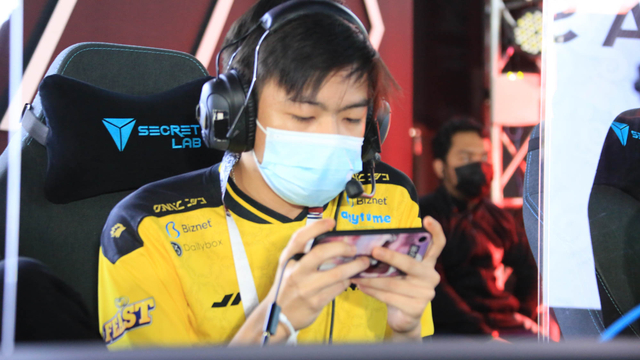 Onic Esports.