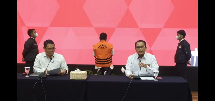 Konferensi pers penahanan Kepala Dinas (Kadis) PUPR Papua, Gerius One Yoman (GOY). Medcom.id/Fachri