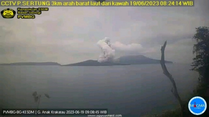 Wisatawan dan Masyarakat Diimbau Tak Dekati Radius 5 Km dari Gunung Anak Krakatau