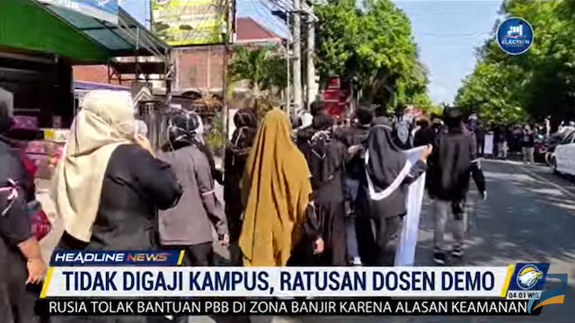 Dua Bulan Tak Digaji, Ratusan Dosen Unisla Lakukan Unjuk Rasa
