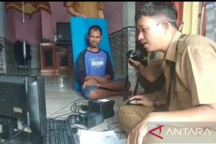 Disdukcapil Batanghari Jemput Bola Rekam KTP-el ODGJ