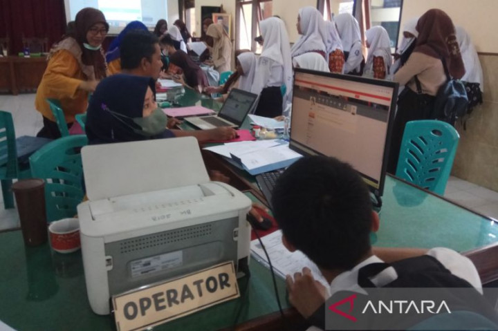 Jateng Sisihkan 3% Kursi PPDB untuk Anak Putus Sekolah