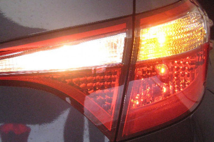 Ternyata Ini Alasan Warna Lampu Belakang kendaraan Tidak Boleh Diubah